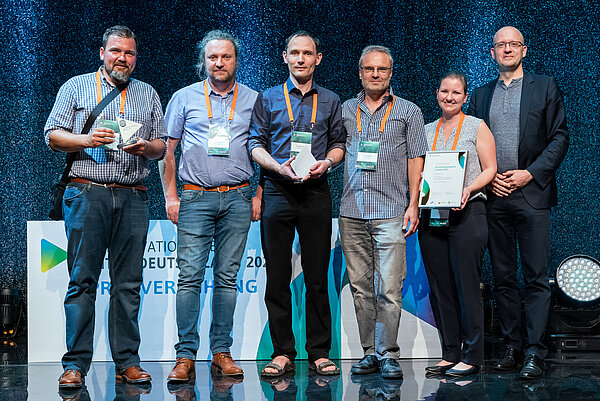 Das Team der RWInnoTec Das Bild zeigt die Preisträger des IQ Innovationspreis Mitteldeutschland 2022, das Team der RWInnoTec.