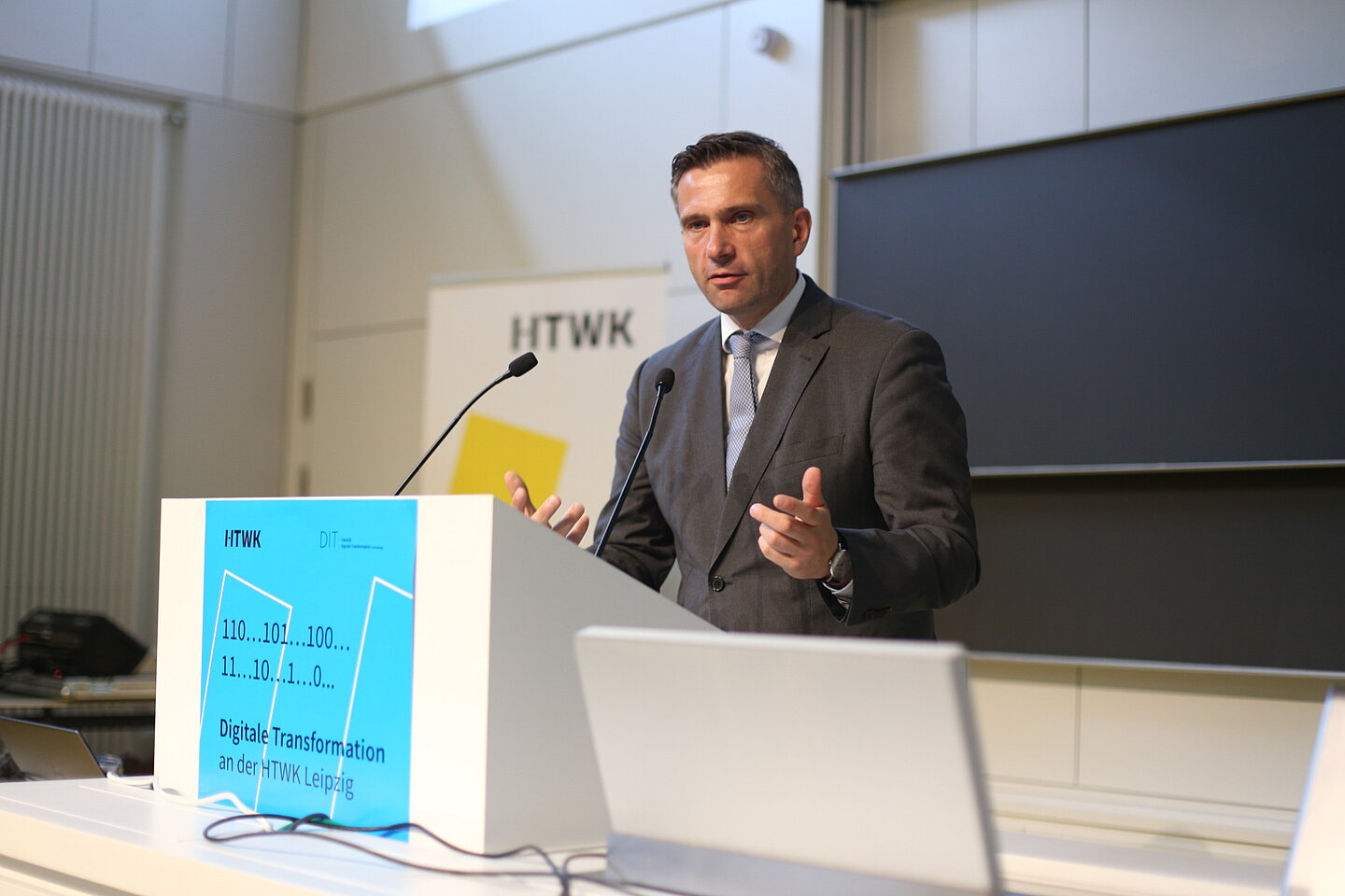 Martin Dulig, Sächsischer Staatsminister für Wirtschaft, Arbeit und Verkehr Martin Dulig, Sächsischer Staatsminister für Wirtschaft, Arbeit und Verkehr