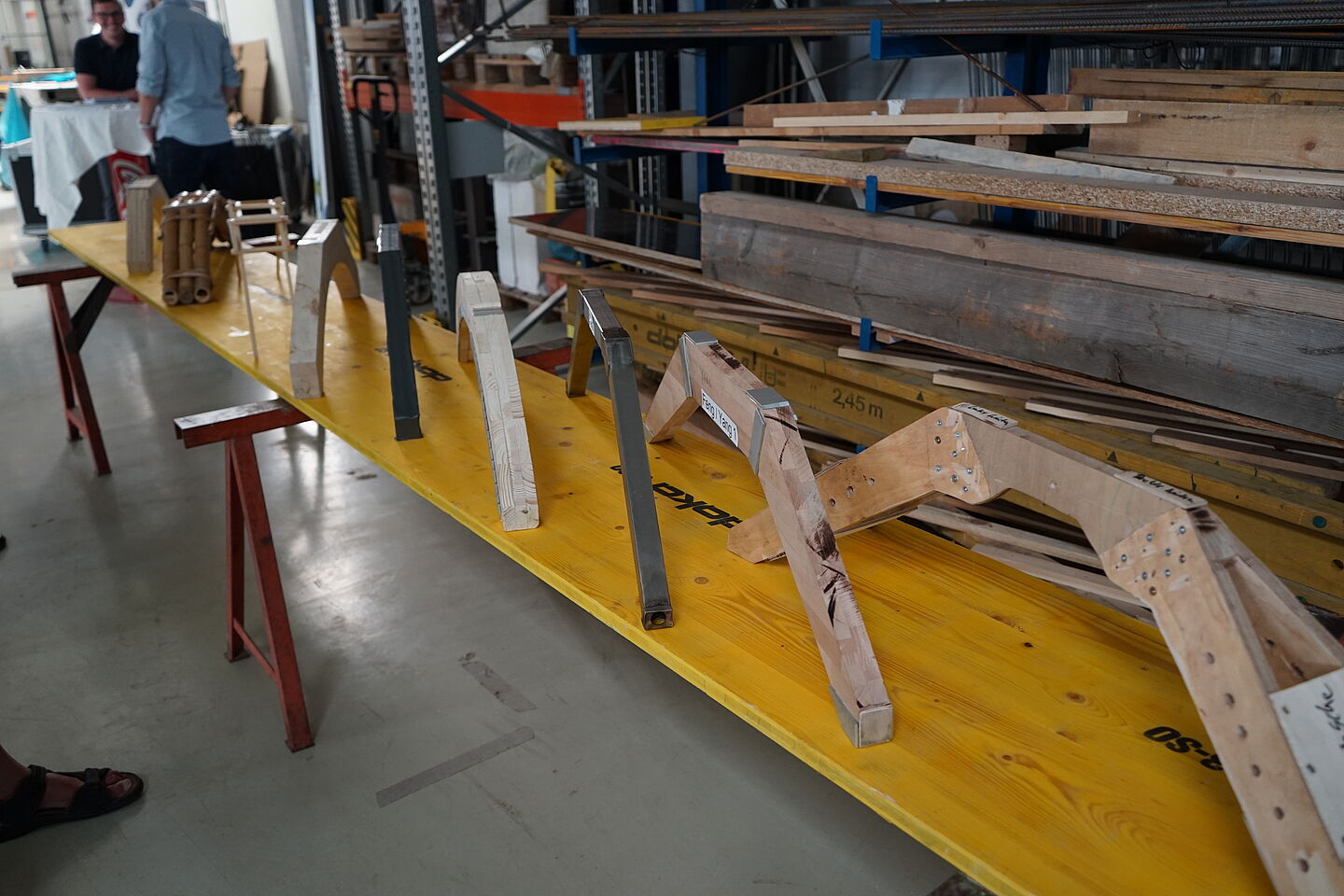 Praxisnahes Studium: Diese Brückenmodelle wurden von HTWK-Studierenden beim Brückenmodellwettbewerb 2018 eingereicht und auf ihre Belastbarkeit getestet. (Foto: Maren Petrich/HTWK Leipzig) Praxisnahes Studium: Diese Brückenmodelle wurden von HTWK-Studierenden beim Brückenmodellwettbewerb 2018 eingereicht und auf ihre Belastbarkeit getestet. (Foto: Maren Petrich/HTWK Leipzig)